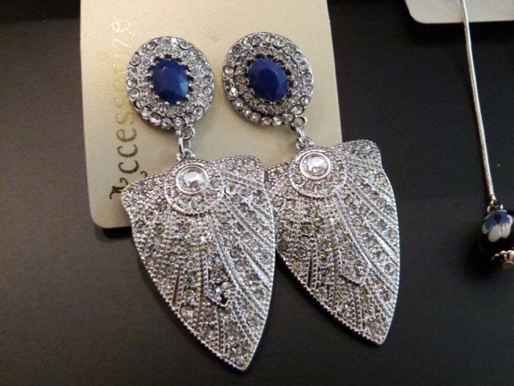 acccessorize encrusted sapde earrings